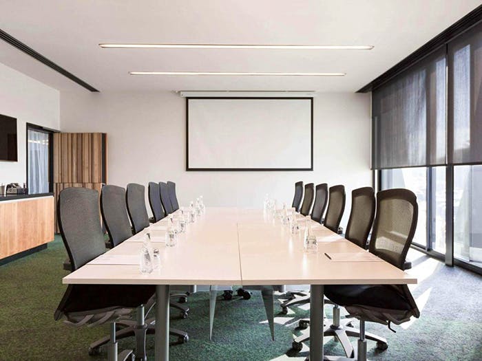 Business Meeting Space at Novotel Auckland Airport