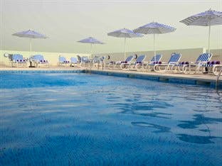 Premier Inn Abu Dhabi International Airport Abu Dhabi - Swimming Pool