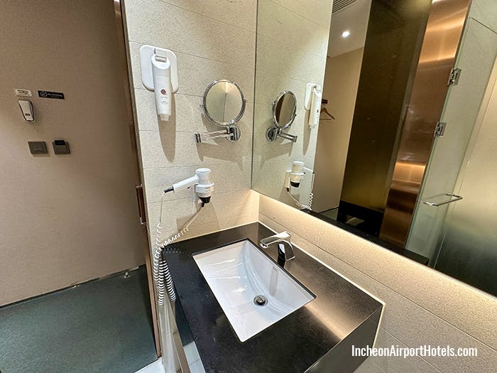 Bathroom Incheon Transit Hotel