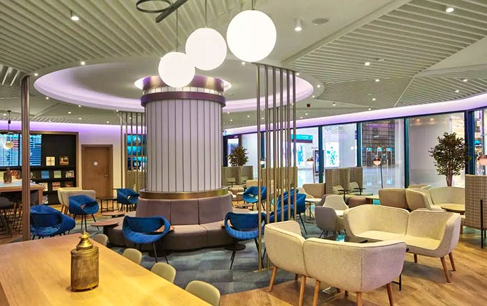 Restaurant and lounge at Yotelair Istanbul