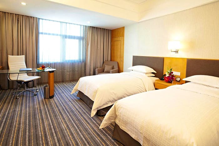 Pudong Airport Hotel Twin Room Interior