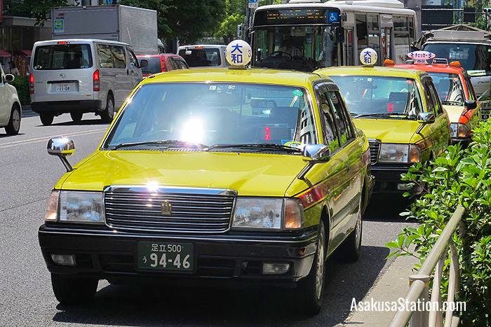 Taxis in Asakusa