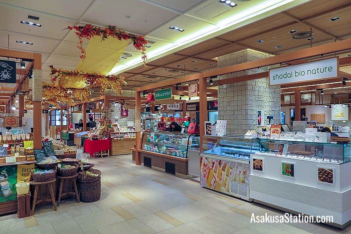First floor food stalls at Marugoto Nippon