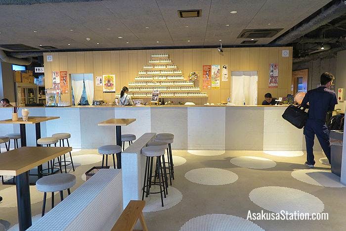 Inside the 1st floor restaurant and bar: Izakaya Bunka