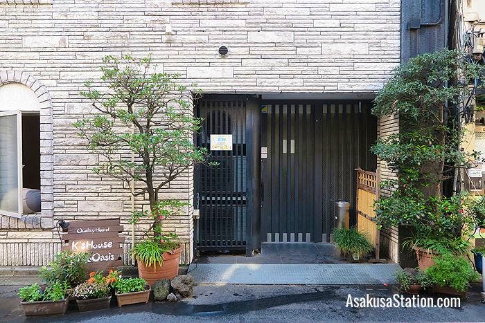 The entrance to K’s House Tokyo Oasis