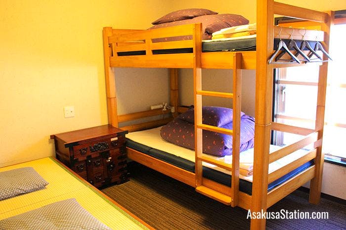 Twin room with bunk beds