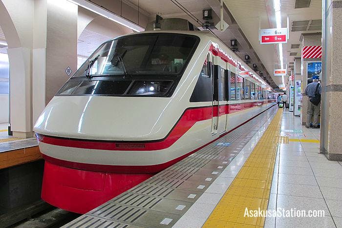 The Limited Express Ryomo bound for Akagi at Platform 4 Tobu Asakusa Station