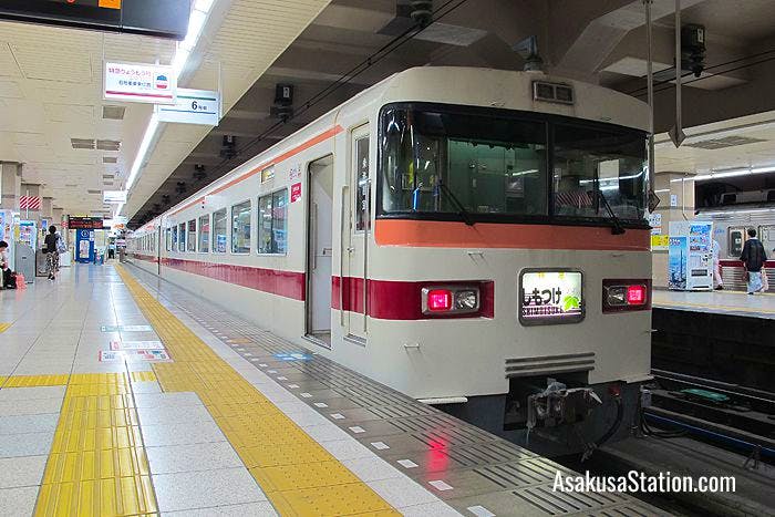 Shimotsuke #283 at Tobu Asakusa Station’s Platform 3
