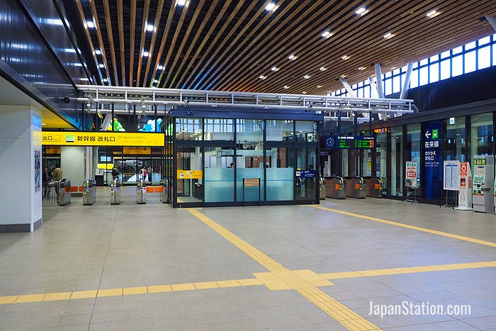 Shinkansen gates and JR Local line transfer gates
