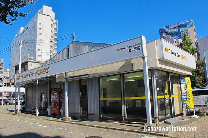 Times Car Rental can be found behind the Hiraoka Shrine on the station’s west side