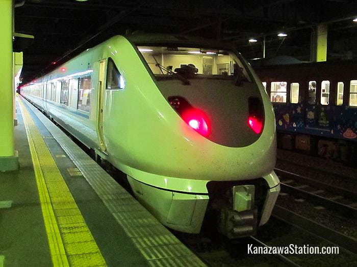The Limited Express Dinostar at Kanazawa Station