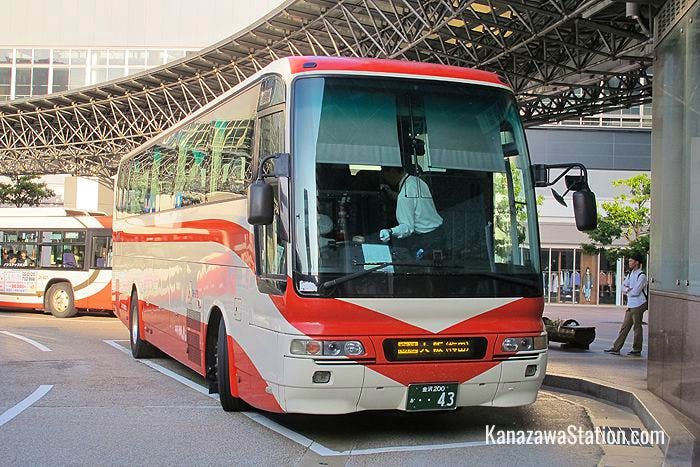 A Hokutetsu bus bound for Kyoto and Osaka