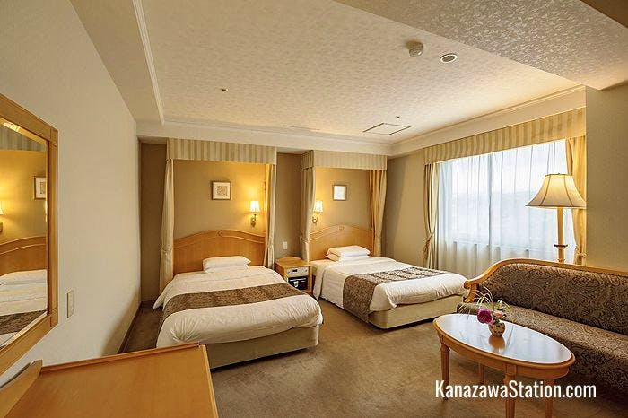 Twin Room at Kanazawa Hakuchoro Hotel Sanraku