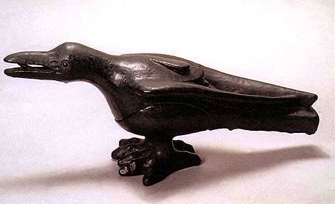 Despite its modern appearance this crow shaped incense burner on display in the museum was made by the 1st Ohi Chozaemon