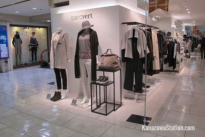 Blanc Vert: light elegant clothes that can be worn for various occasions on the 3rd floor