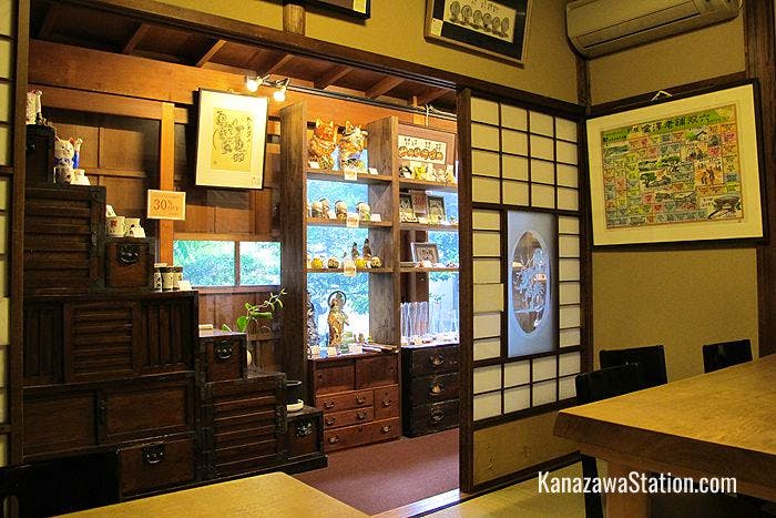 Inside the Kaburaki Kutani Shop & Museum