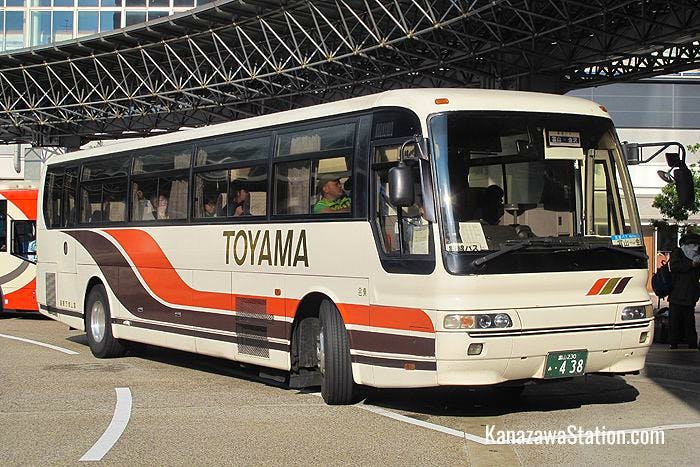 The Hokutetsu Express Bus for Toyama