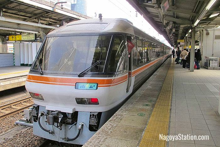 The Limited Express Nanki at Platform 12, Nagoya Station