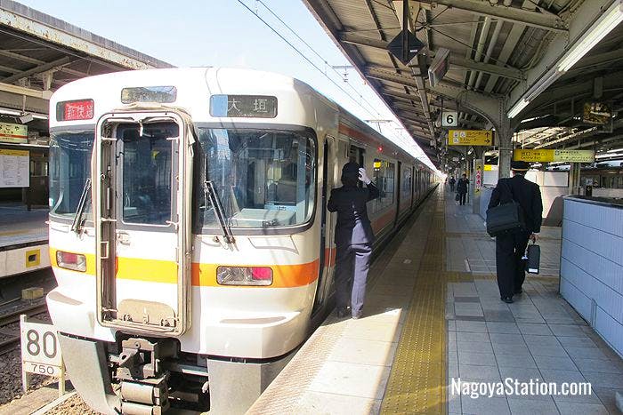 A Special Rapid train for Ogaki at Platform 6, Nagoya Station