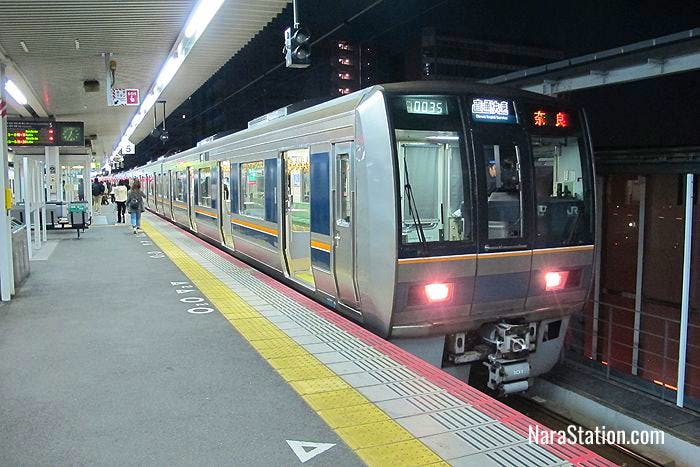 A Direct Rapid Service from Amagasaki at JR Nara Station’s Platform 5