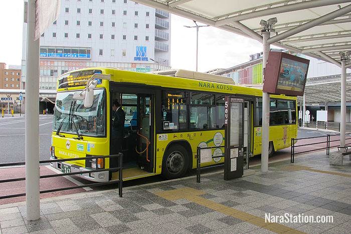 The anti-clockwise #1 service at JR Nara Station’s East Gate bus stop 5