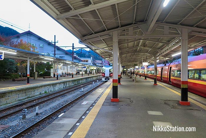 A view of platforms 4, 5, and 6 at Tobu Nikko Station