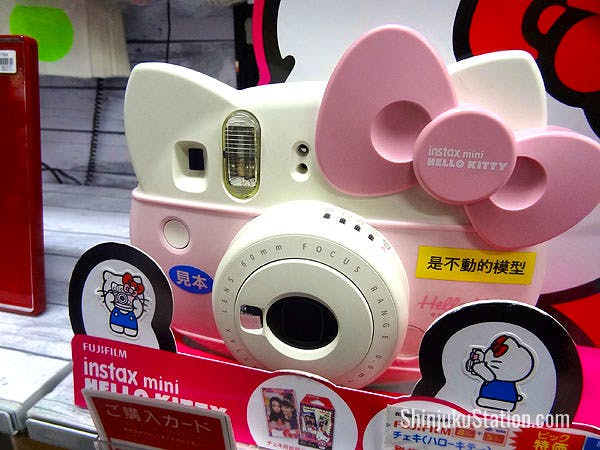 A Hello Kitty camera at Bic Camera Shinjuku Station East Gate