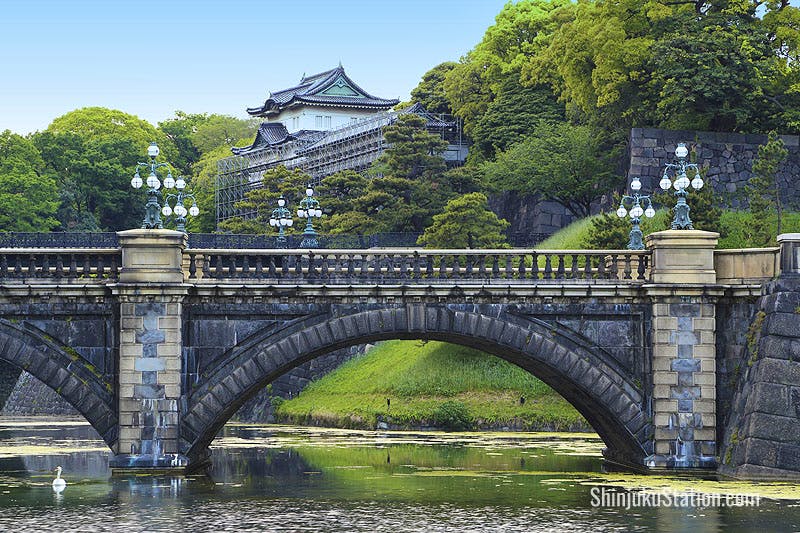 While the inner grounds are usually closed to the public, Nijubashi Bridge provides a view of part of the Imperial Palace