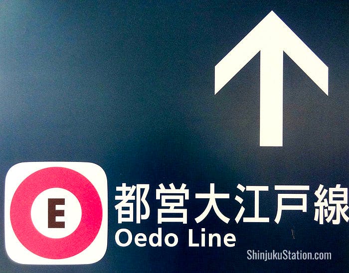 The Oedo Line is coded purple, with the letter E preceding its alphanumeric station codes
