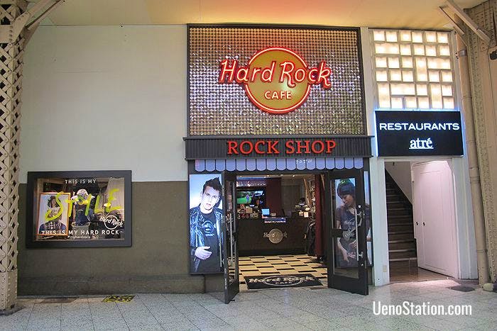 The Hard Rock Café. The stairs on the right lead to the 2nd floor restaurant arcade
