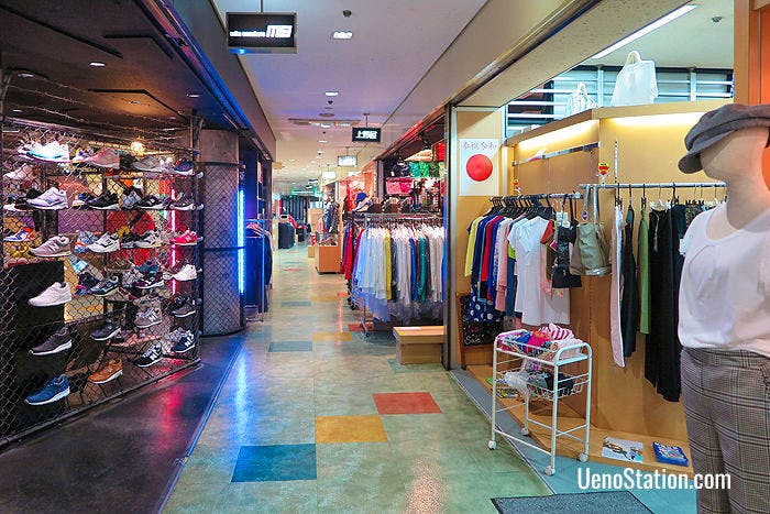 Fashion boutiques on the 2nd floor