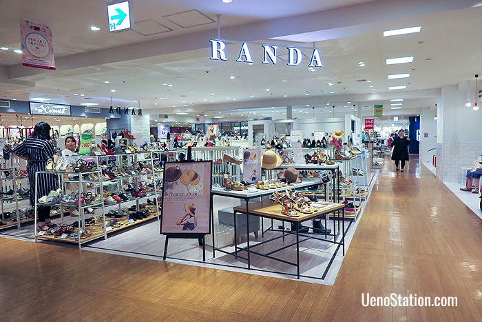 Randa: a shoe store for ladies on the 2nd floor