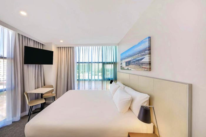 King Room at Travelodge Hotel Sydney Airport